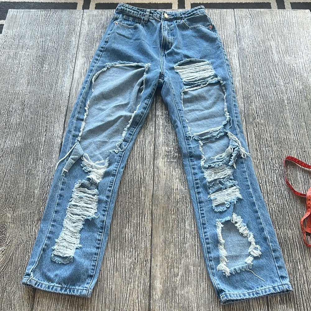 PrettyLittleThing size 2 straight leg mom ultra distressed jeans